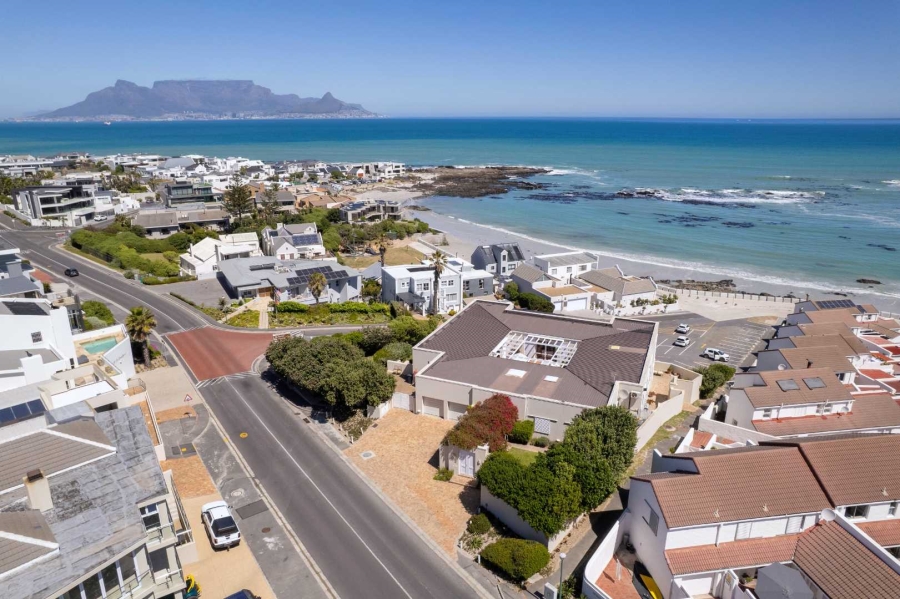 6 Bedroom Property for Sale in Bloubergstrand Western Cape